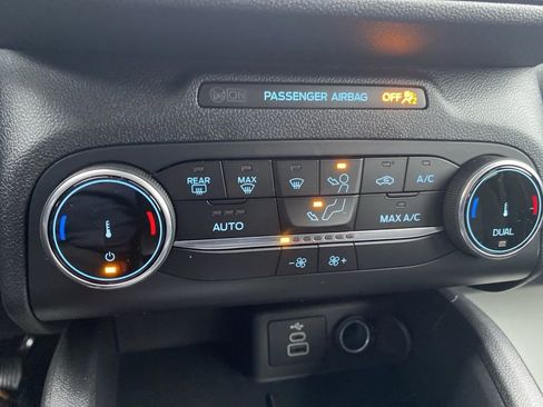 Used 2025 Ford Escape Active image 32