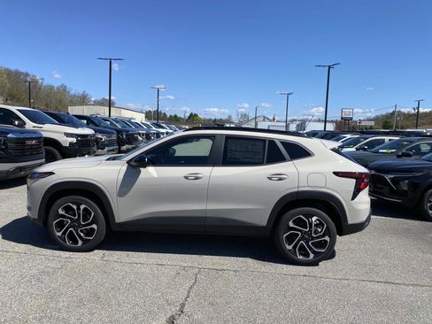 New 2026 Chevrolet Trax RS w/ Driver Confidence Package FWD image 2