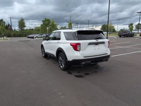 Certified 2023 Ford Explorer XLT w/ Equipment Group 202A AWD/4WD image 5