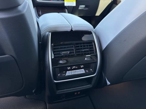 New 2026 BMW X5 xDrive40i w/ Climate Comfort Package image 18