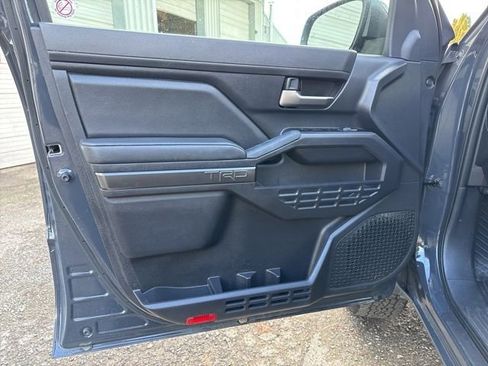 Used 2025 Toyota Tacoma TRD Off-Road image 23