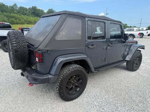 Used 2018 Jeep Wrangler Unlimited Rubicon AWD/4WD image 3