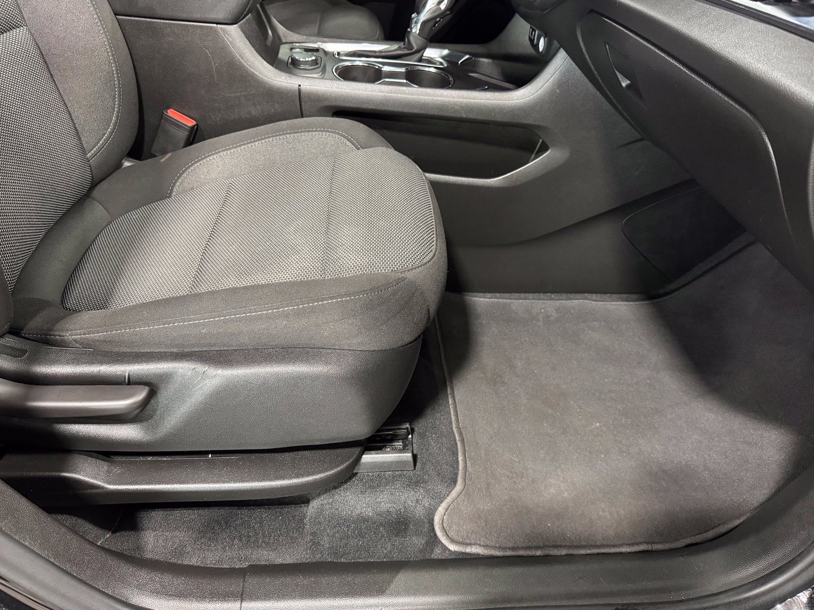 Used 2023 Chevrolet Traverse LT FWD image 55