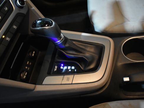 Used 2018 Hyundai Elantra SEL image 24