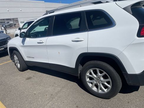 Used 2017 Jeep Cherokee Latitude w/ Safety/Convenience Group AWD/4WD image 6