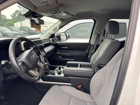 Used 2022 Toyota Tundra SR5 w/ SR5 Convenience Package RWD image 16