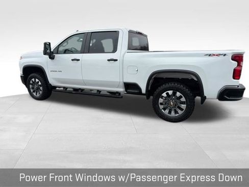Used 2021 Chevrolet Silverado 2500 Custom w/ Custom Value Package image 10