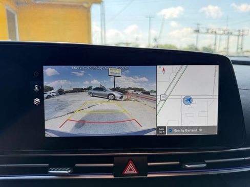 Used 2025 Hyundai Elantra Limited FWD image 22