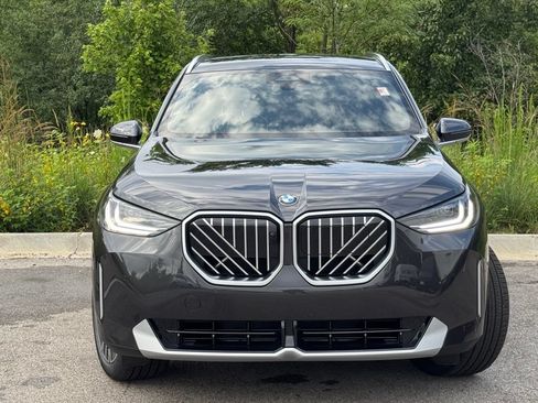Used 2025 BMW X3 xDrive30i w/ Premium Package AWD/4WD image 2