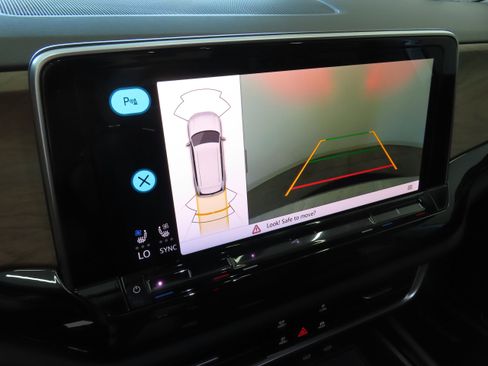 New 2026 Volkswagen Atlas SE image 18