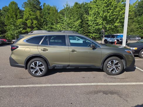 Used 2022 Subaru Outback Limited XT AWD/4WD image 2