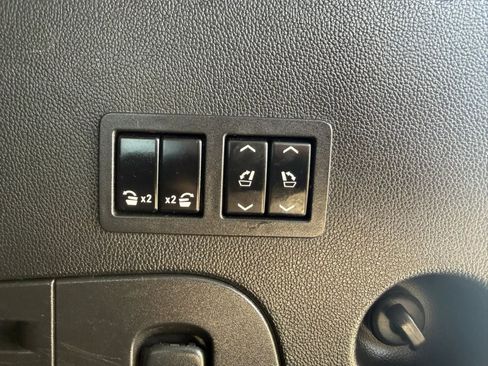 Used 2016 GMC Yukon Denali w/ Open Road Package AWD/4WD image 33