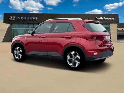 New 2025 Hyundai Venue SEL image 4