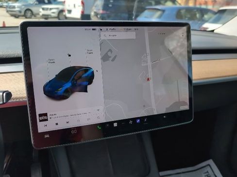 Used 2021 Tesla Model Y Long Range image 12