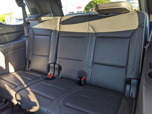 Used 2024 GMC Yukon SLT image 19