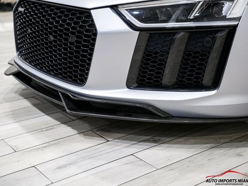 Used 2018 Audi R8 V10 w/ Carbon Exterior Package AWD/4WD image 5