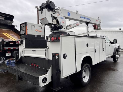 Used 2024 RAM 5500 Tradesman w/ Chrome Appearance Group image 9