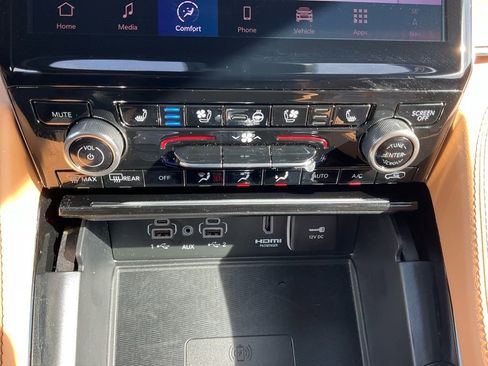 Used 2025 Jeep Grand Cherokee Summit image 22