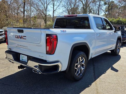 New 2026 GMC Sierra 1500 SLT image 10