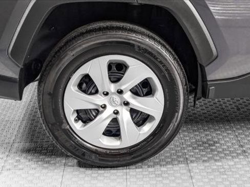 Used 2024 Toyota RAV4 LE image 33