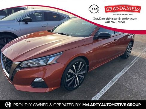 Used 2021 Nissan Altima 2.5 SR image 1