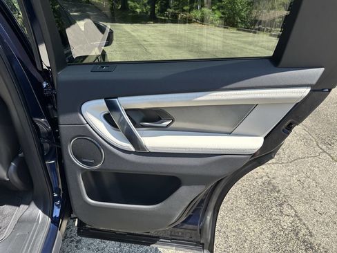 Used 2023 Land Rover Discovery Sport S R-Dynamic image 17