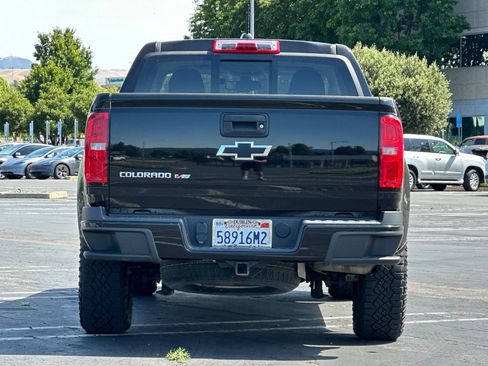 Used 2018 Chevrolet Colorado Z71 w/ Z71 Midnight Edition AWD/4WD image 5