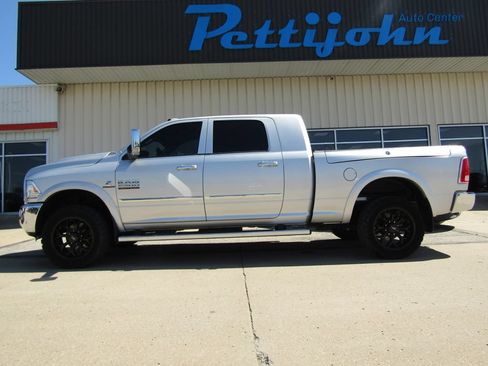 Used 2017 RAM 2500 Laramie w/ Convenience Group AWD/4WD image 11