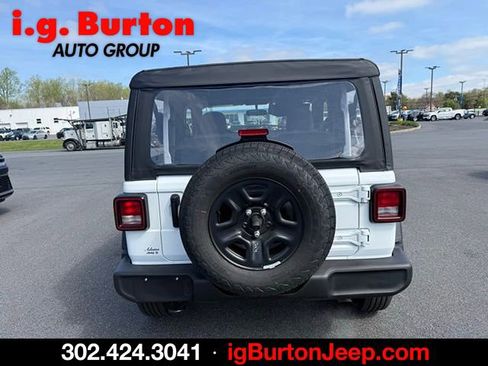 Used 2026 Jeep Wrangler Sport image 4