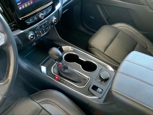 Used 2021 Chevrolet Traverse RS image 17