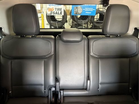 Used 2025 Ford Expedition Active AWD/4WD image 38
