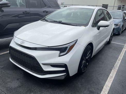 Used 2025 Toyota Corolla SE FWD image 8