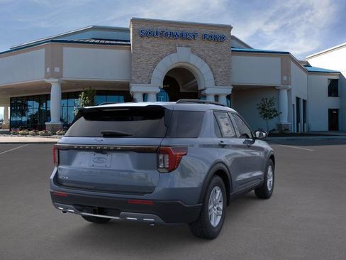 New 2026 Ford Explorer Active w/ Active Comfort Package image 8