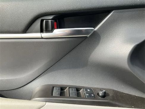 Used 2022 Toyota Camry LE image 12