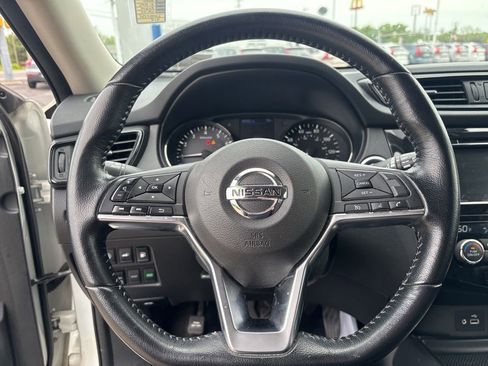 Used 2020 Nissan Rogue SV AWD/4WD image 13