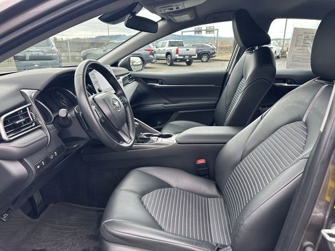Used 2024 Toyota Camry SE image 13