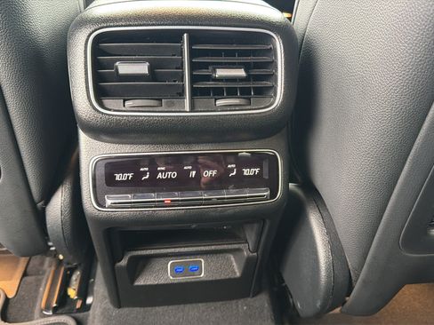 Used 2025 Mercedes-Benz GLS 450 4MATIC image 20