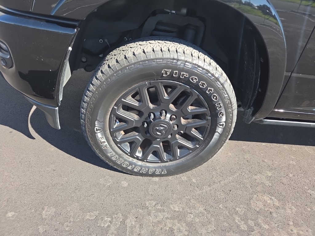 Used 2025 RAM 2500 Limited AWD/4WD image 20