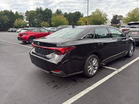 Used 2019 Toyota Avalon XLE w/ Moonroof Package FWD image 10