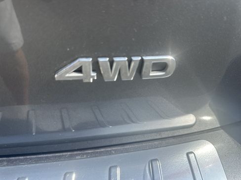 Used 2020 Nissan Pathfinder S AWD/4WD image 24