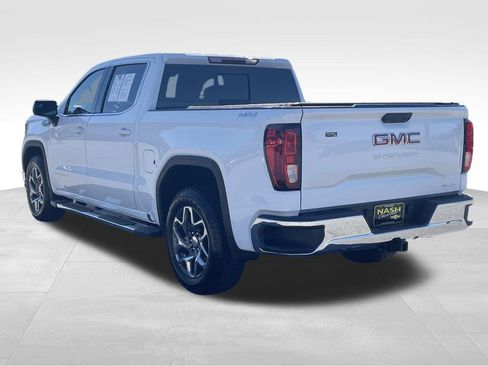 Used 2023 GMC Sierra 1500 SLE w/ Preferred Package image 5
