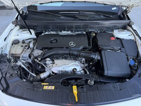 Used 2021 Mercedes-Benz GLB 250 GLB 250 image 14