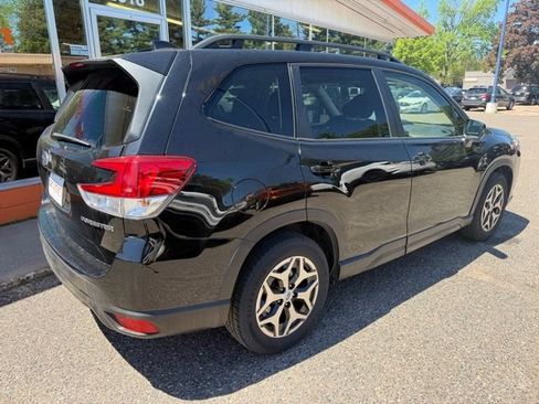Used 2022 Subaru Forester Premium AWD/4WD image 7