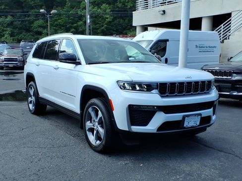 Certified 2026 Jeep Grand Cherokee L Limited w/ MOPAR Finishing Package AWD/4WD image 3
