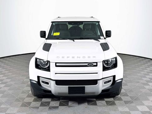Used 2025 Land Rover Defender 110 S image 2