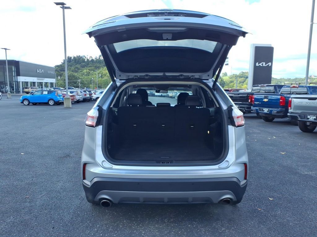 Used 2019 Ford Edge SEL w/ Equipment Group 201A AWD/4WD image 17