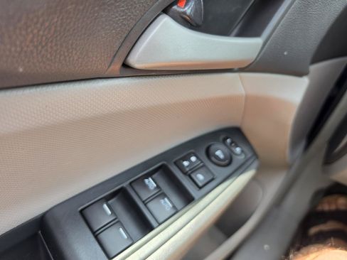 Used 2009 Honda Accord LX-P image 16