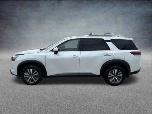Used 2025 Nissan Pathfinder SL AWD/4WD image 6