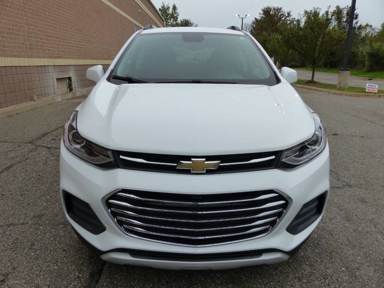 Used 2019 Chevrolet Trax LT w/ LT Convenience Package FWD image 12