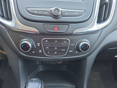 Used 2018 Chevrolet Equinox LT image 26